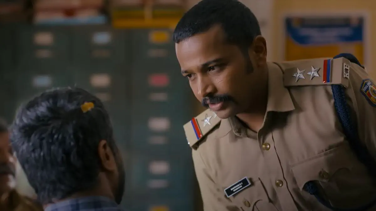 Image of scene from the film Pravinkoodu Shappu
