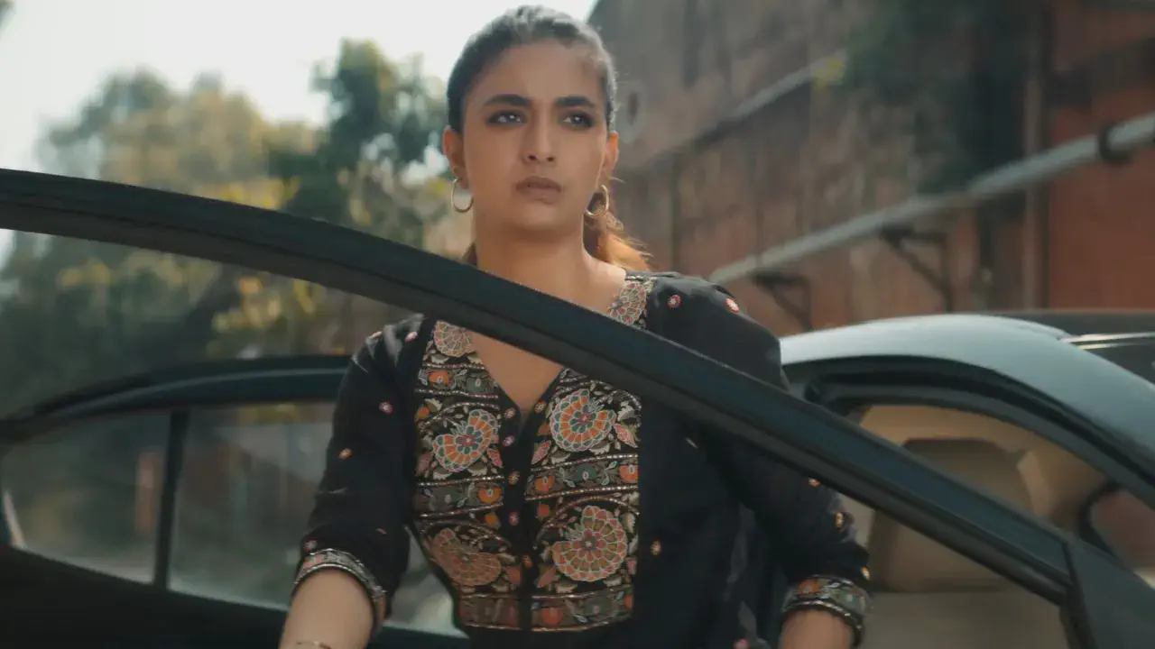 Image of scene from the film Revolver Rita