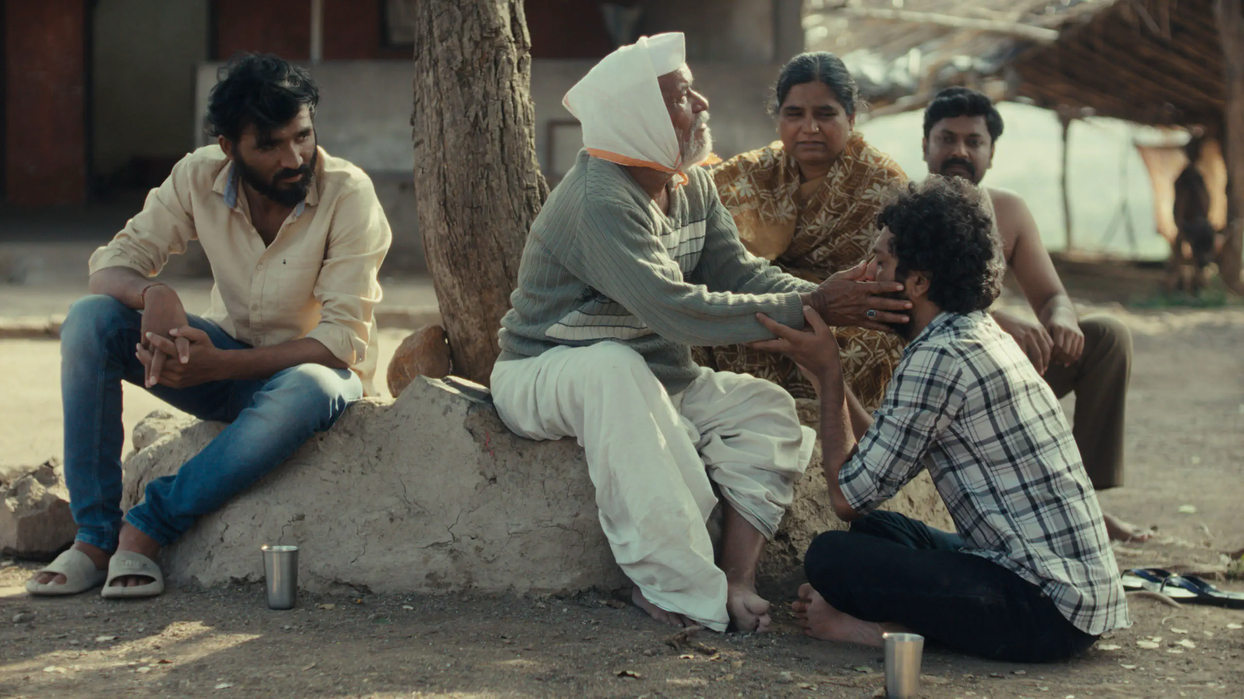 Image of scene from the film Sabar Bonda (Cactus Pears)