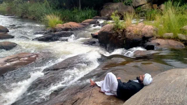 Image of scene from the film Shaktidasan