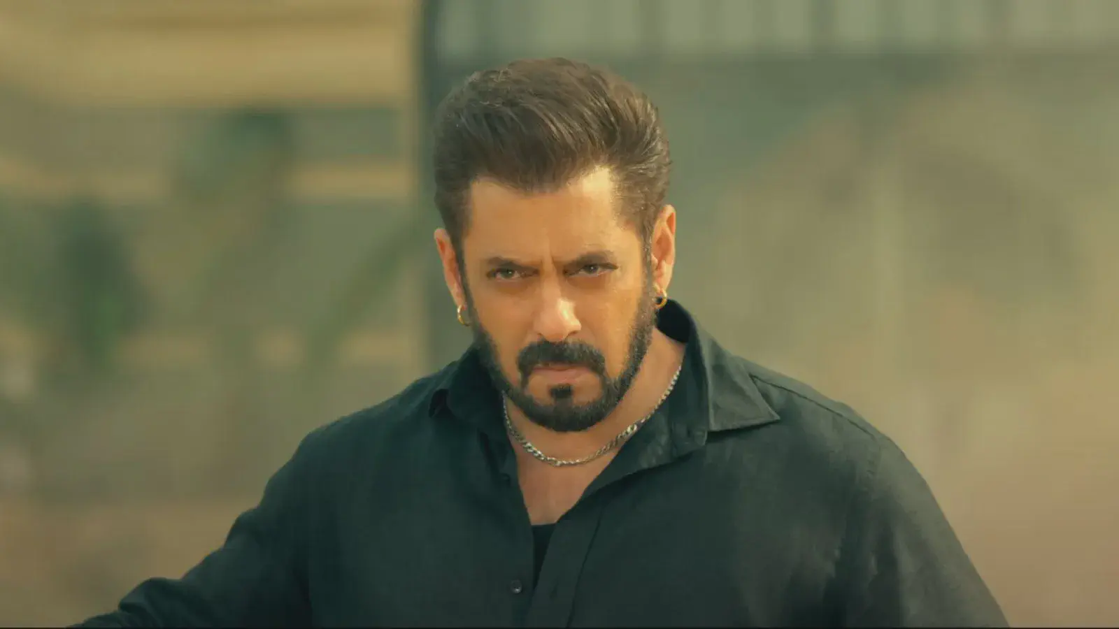 Image of scene from the film Sikandar
