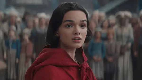 Image of scene from the film Snow White