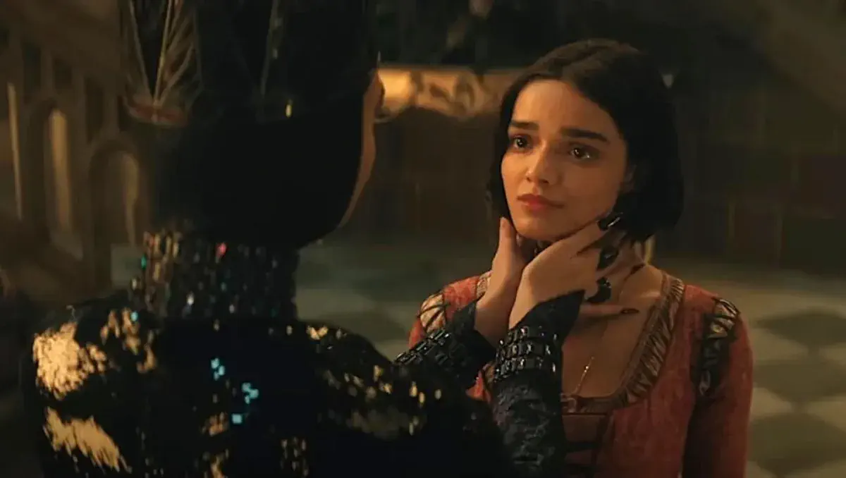 Image of scene from the film Snow White