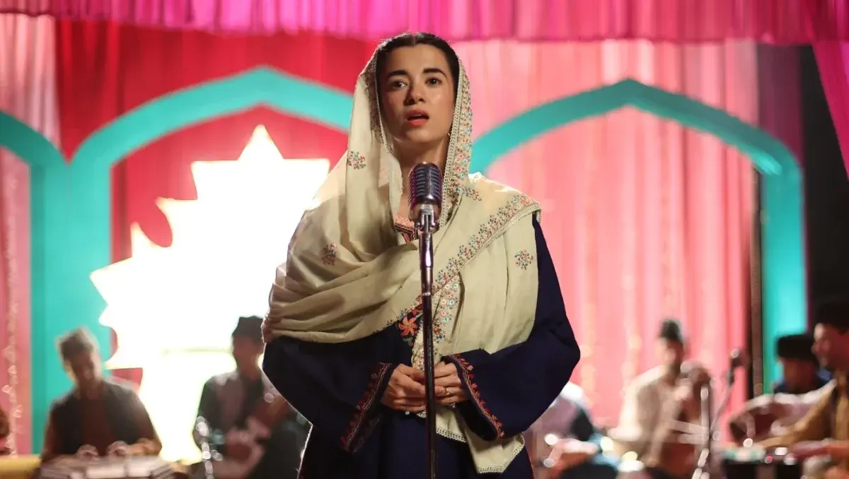 Image of scene from the film Songs of Paradise