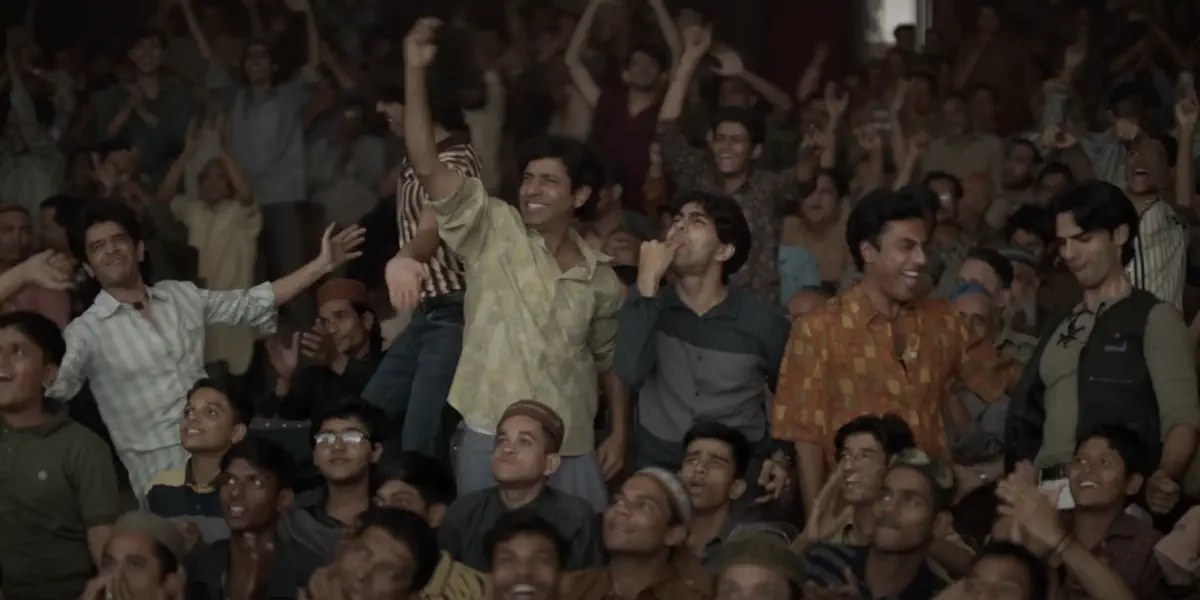 Image of scene from the film Superboys of Malegaon