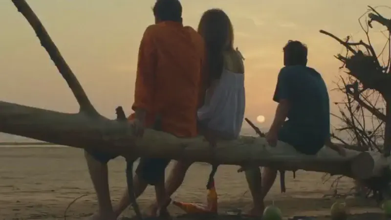 Image of scene from the film Teen Paayancha Ghoda (Three Legged Horse)