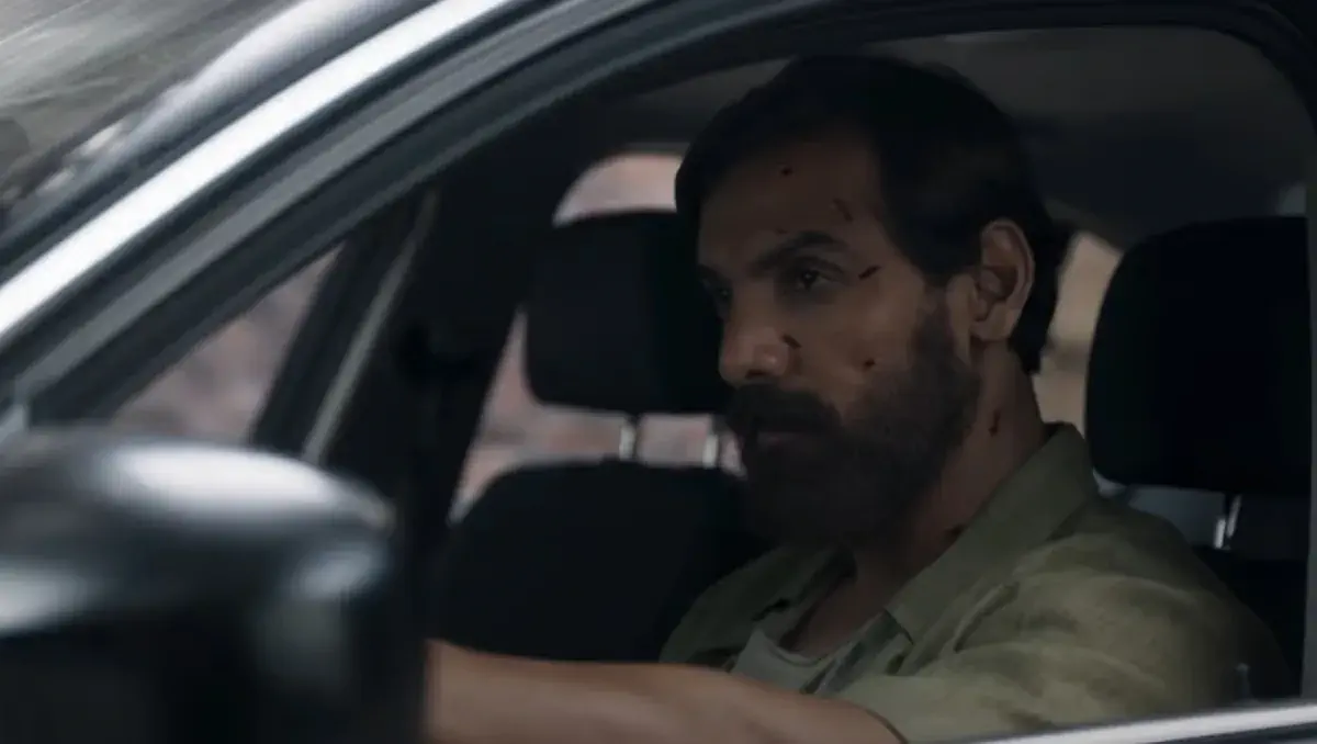 Image of scene from the film Tehran