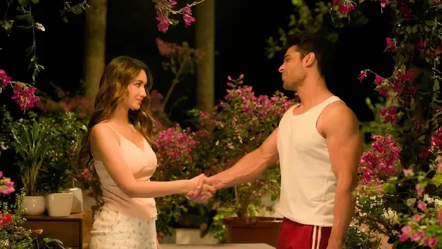 Image of scene from the film Tera Yaar Hoon Main
