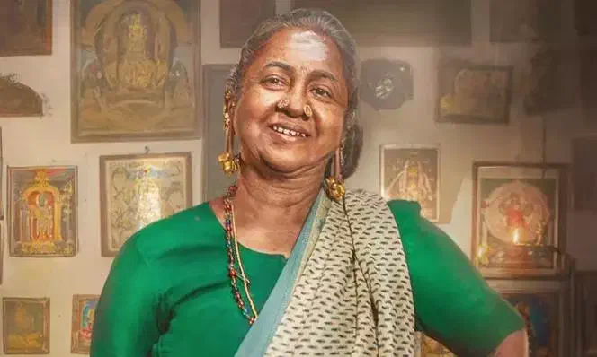 Image of scene from the film Thaai Kizhavi