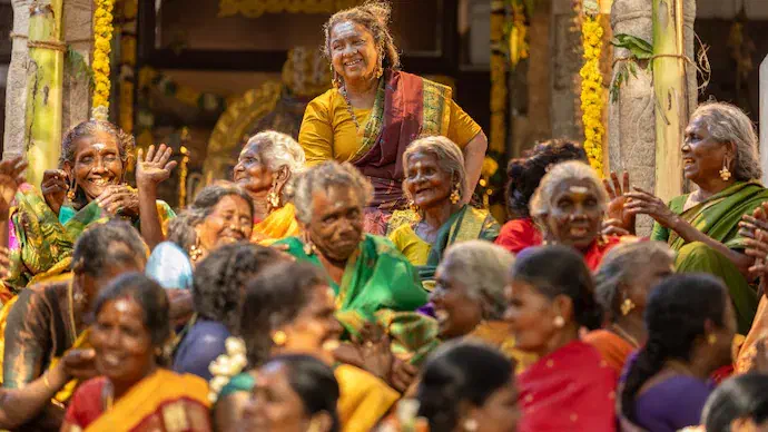 Image of scene from the film Thaai Kizhavi