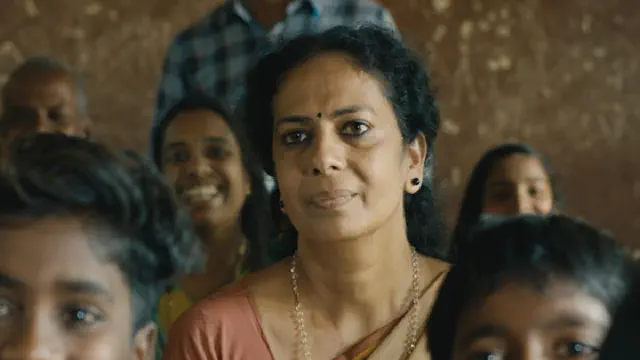 Image of scene from the film Thadavu