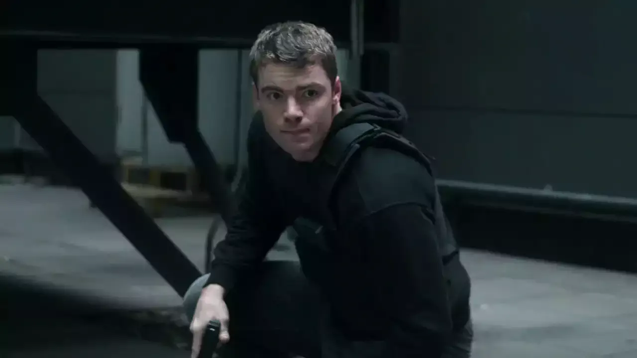 Image of scene from the film The Night Agent S02