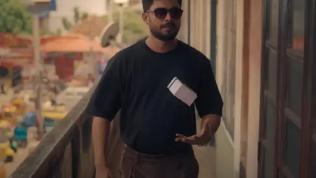 Image of scene from the film The Pet Detective