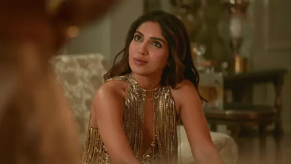 Image of scene from the film The Royals