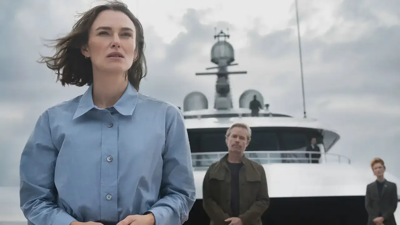 Image of scene from the film The Woman in Cabin 10