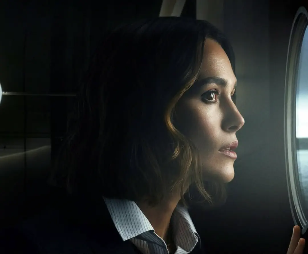 Image of scene from the film The Woman in Cabin 10