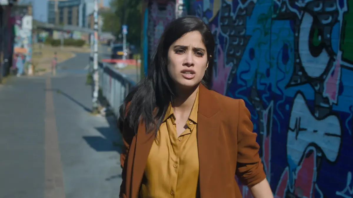 Image of scene from the film Ulajh