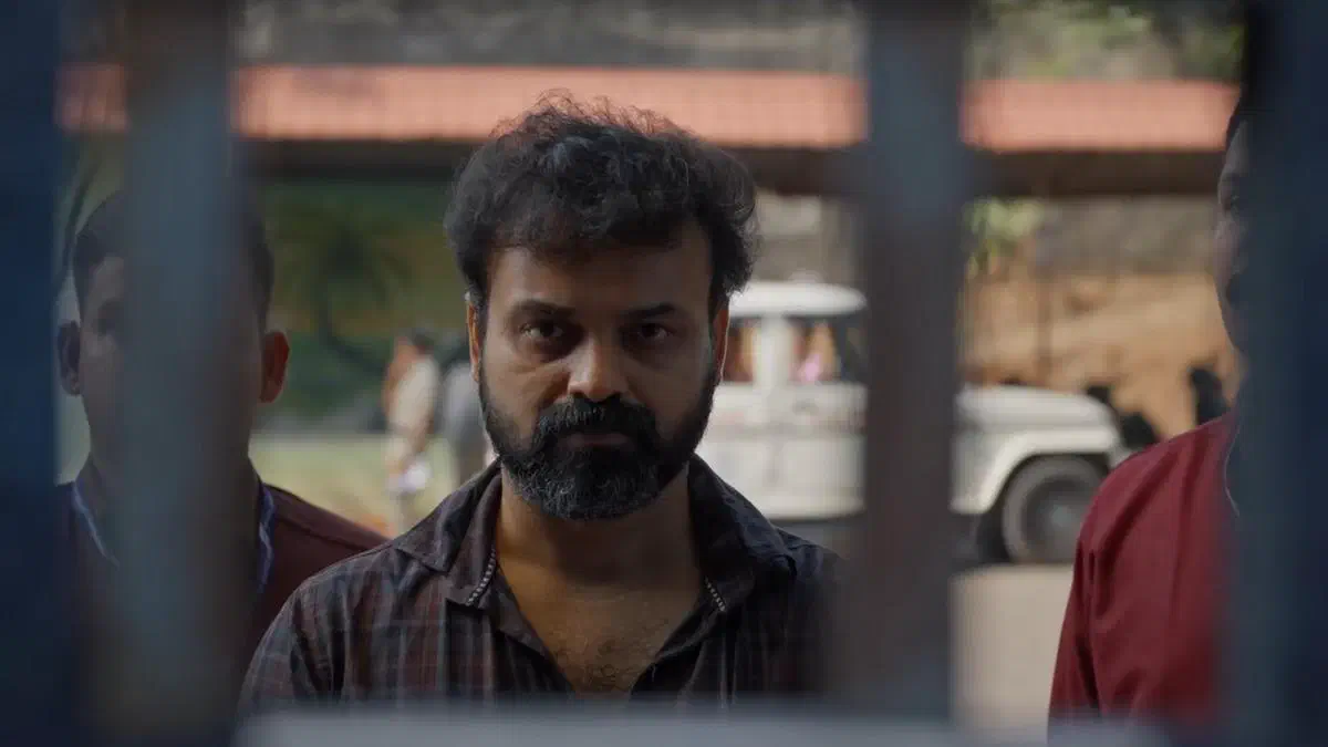 Image of scene from the film Unmadham