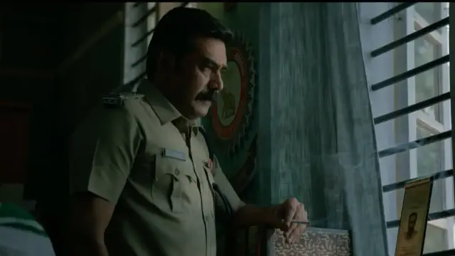 Image of scene from the film Valathu Vashathe Kallan