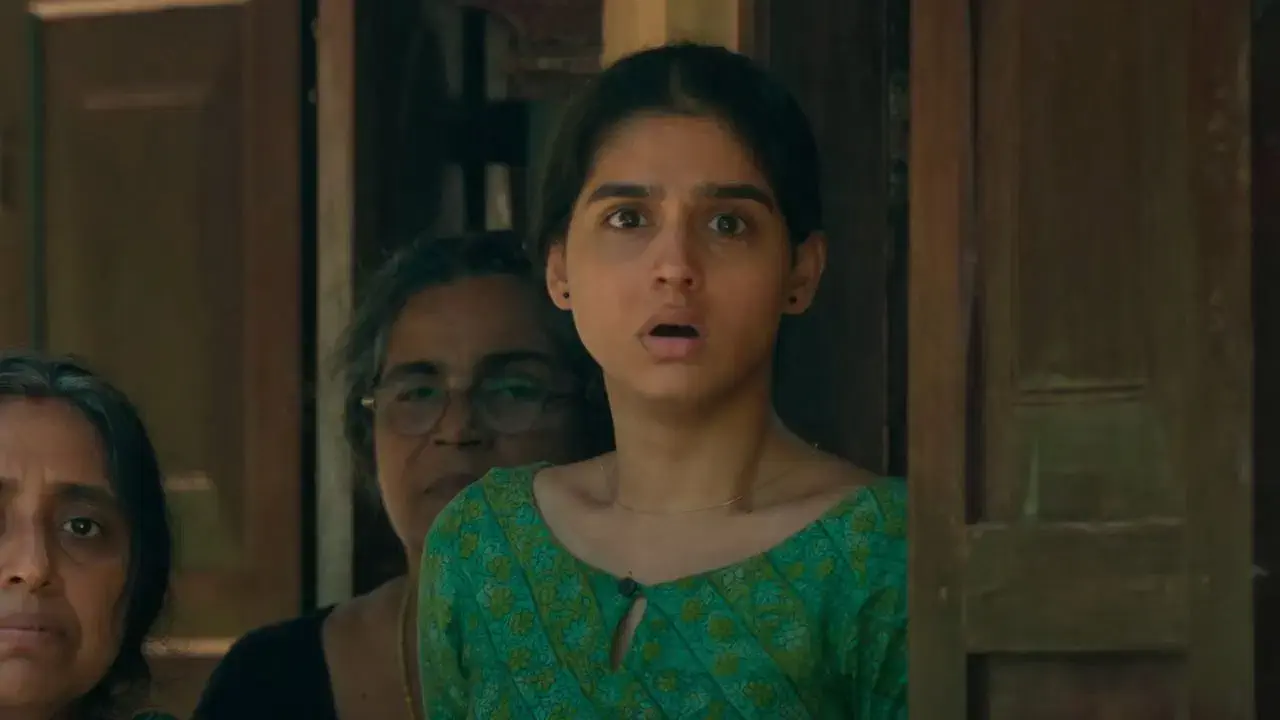 Image of scene from the film Vyasanasametham Bandhumithradhikal