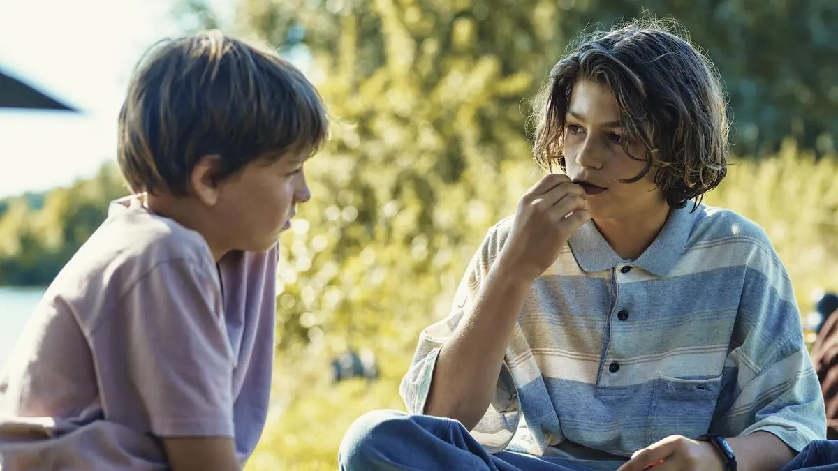 Image of scene from the film Young Hearts