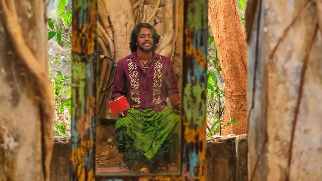 Image of scene from the film Pennum Porattum