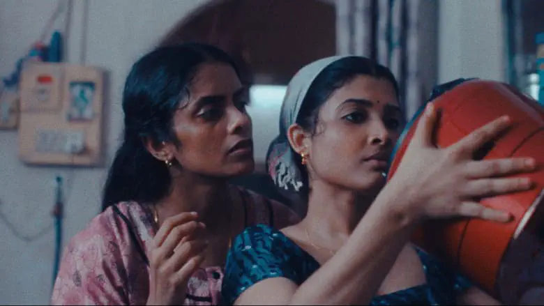 Image of scene from the film All We Imagine as Light