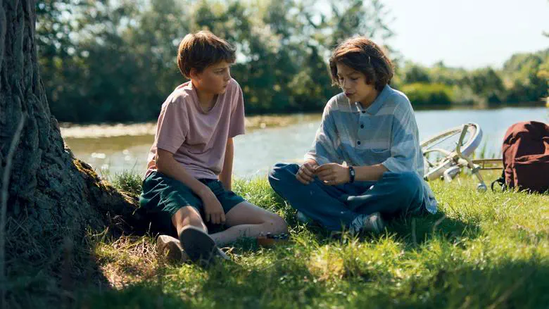 Image of scene from the film Young Hearts
