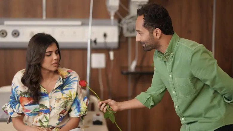 Image of scene from the film Odum Kuthira Chadam Kuthira