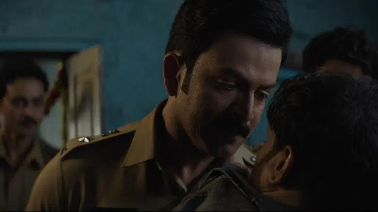 Image of scene from the film Daayra