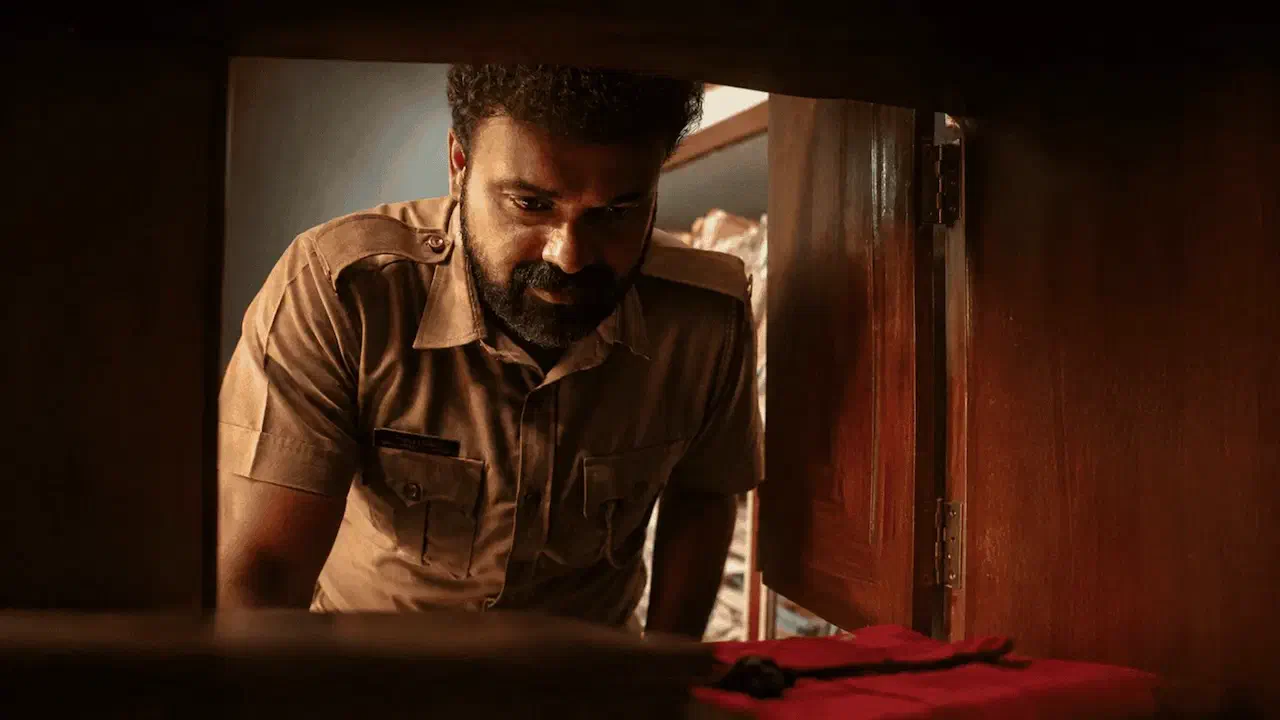 Image of scene from the film Unmadham