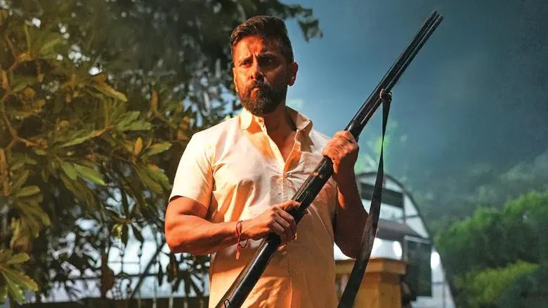 Image of scene from the film Veera Dheera Sooran 2