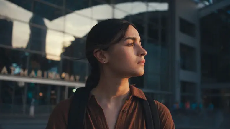 Image of scene from the film Jigra