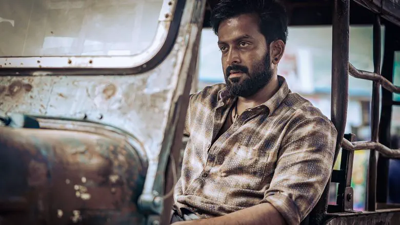 Image of scene from the film Vilaayath Budha